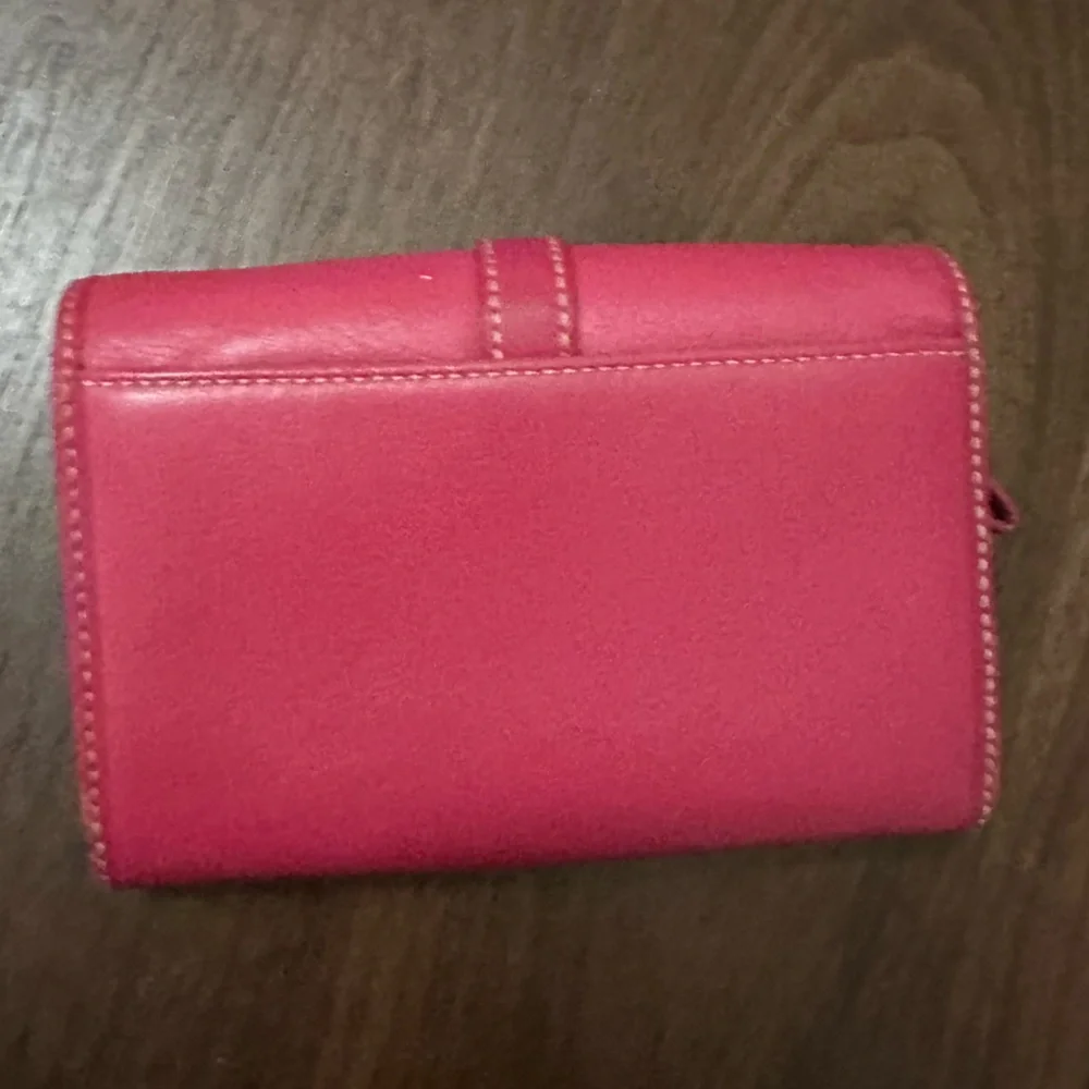 Coach SoHo pink tri fold wallet - Picture 5 of 5